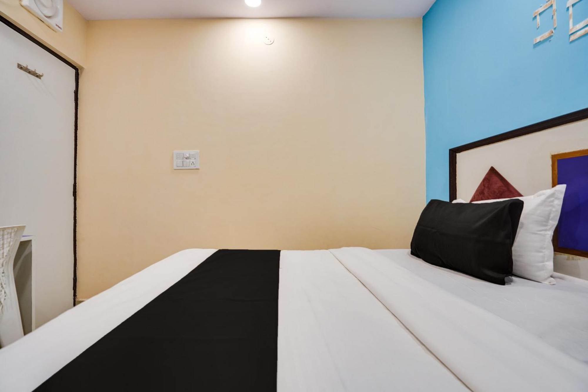 Super Hotel O Hotel Gold Star นิวเดลี ภายนอก รูปภาพ