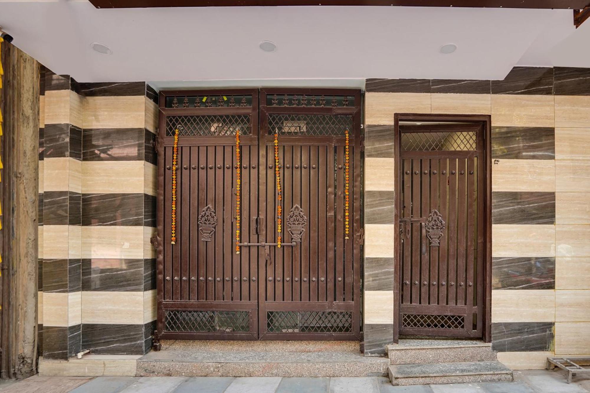 Super Hotel O Hotel Gold Star นิวเดลี ภายนอก รูปภาพ