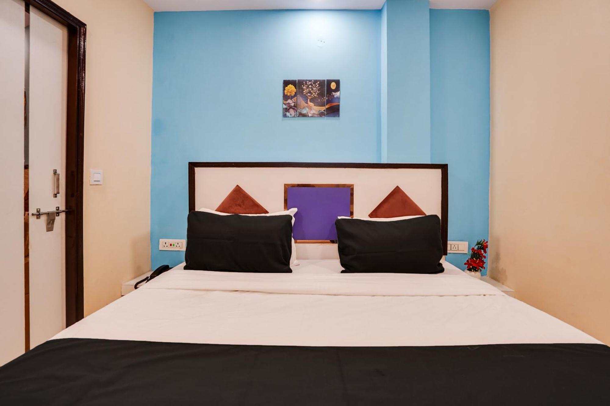 Super Hotel O Hotel Gold Star นิวเดลี ภายนอก รูปภาพ