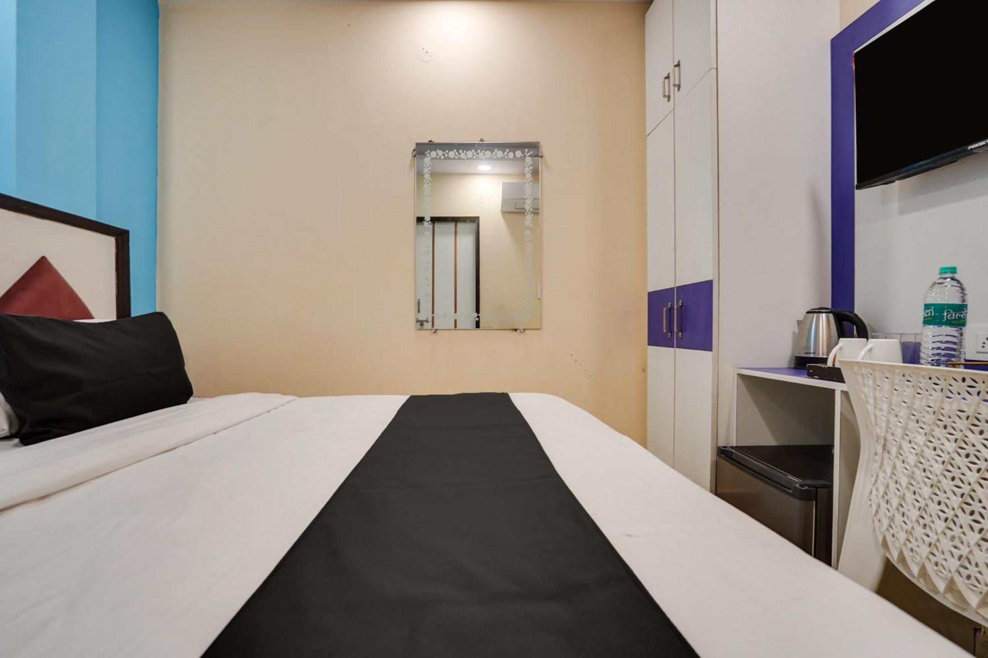 Super Hotel O Hotel Gold Star นิวเดลี ภายนอก รูปภาพ