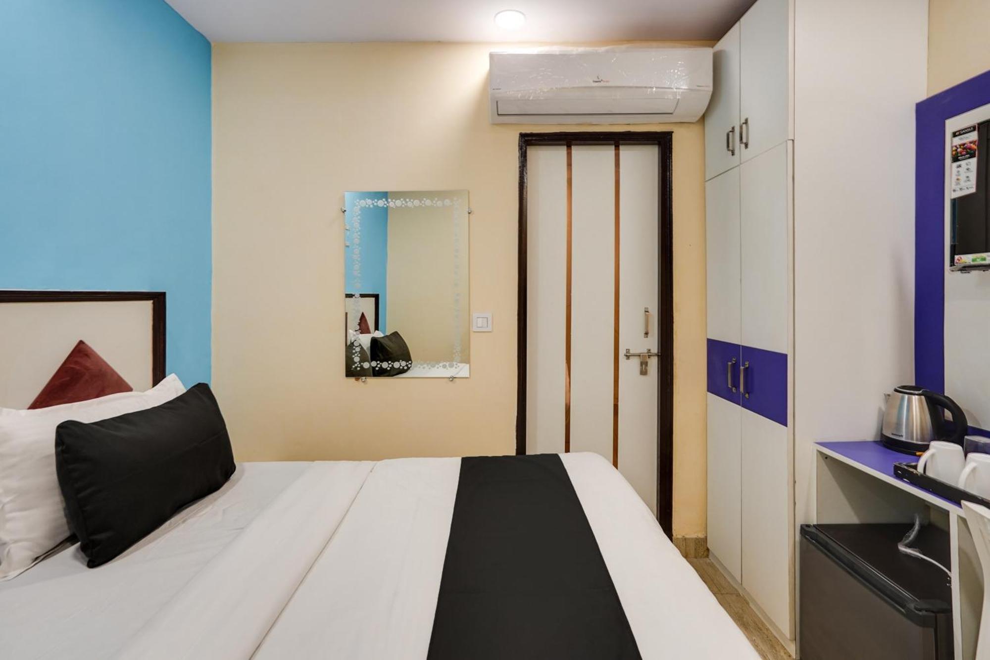 Super Hotel O Hotel Gold Star นิวเดลี ภายนอก รูปภาพ